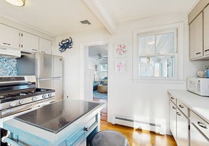 Waterfront home with lake views - walk to Falmouth Heights Beach