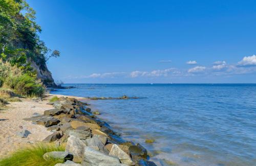 Chesapeake Ranch Estates-Drum Point House | Lakefront Log Cabin Retreat 3br-2ba Hot tub and Kayaks