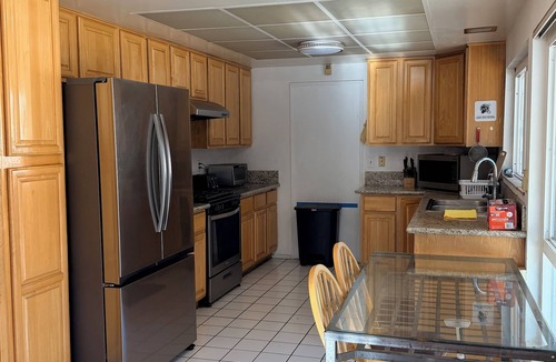 Hacienda Heights Bed & Breakfast | 双房独立卫浴套房 Two-Bedroom Suite with Private Bathroom