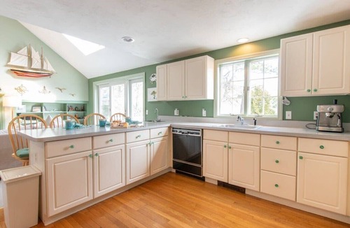 South Chatham House | 0.6 Miles to Beach Great for families!