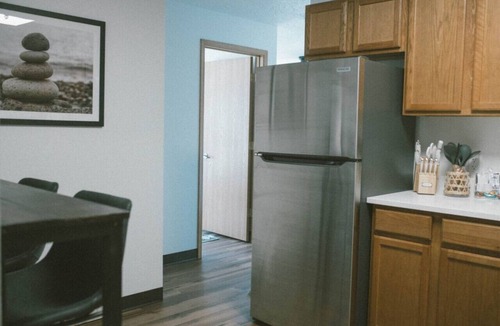 East Hillside Apartment | 1.5 Blocks from the Lakewalk, Near Restaurants and Brews