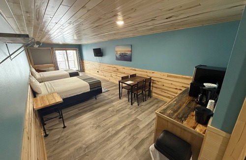 Cass Lake Hotel | 1-bedroom 1 bath hotel room located at Cass Lake Lodge Hotel 1