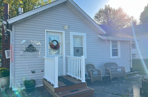 Hanover House | 1-bedroom CHARMING house - 2beds - in delightful Hanover with WiFi, AC