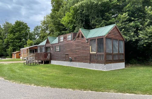 Isle Cabin | 1 bedroom with loft at Appeldoorn's Resort