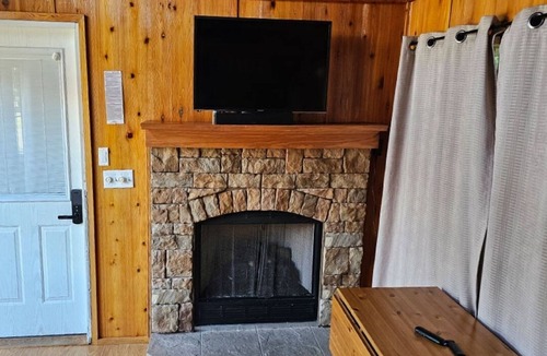 Isle Cabin | 1 bedroom with loft at Appeldoorn's Resort