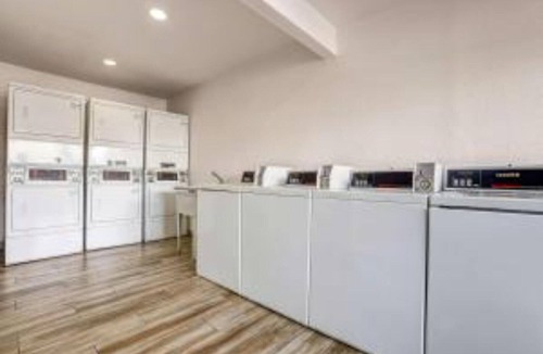 Ukiah Apartment | 1 King Bed|Nsmk,Micfridge