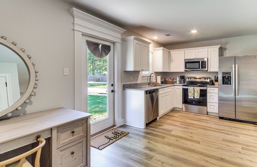 Gulfport Cottage | < 1 Mi to Beach! Family-friendly Gulfport Retreat