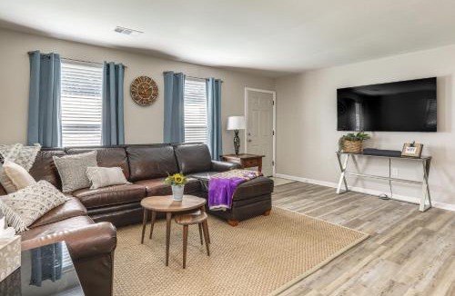 Highlands - Perkins House | 1 Mi to LSU, Tiger Stadium! Lovely Home w/Parking