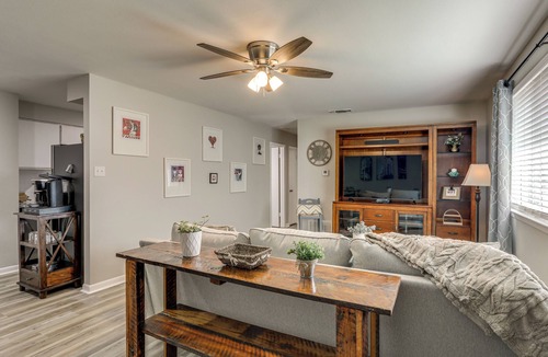 Highlands - Perkins House | 1 Mi to Tiger Stadium: Sleek University South Gem!