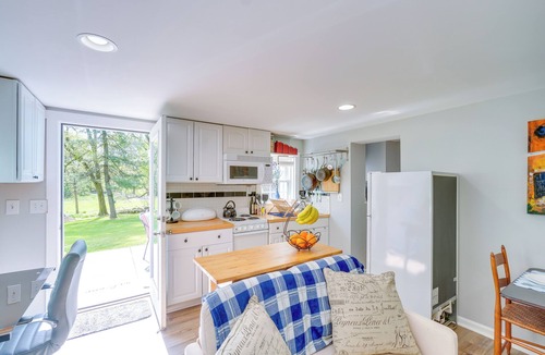 Leesburg Apartment | < 1 Mi to Wineries: Quaint & Cozy Waterford Studio
