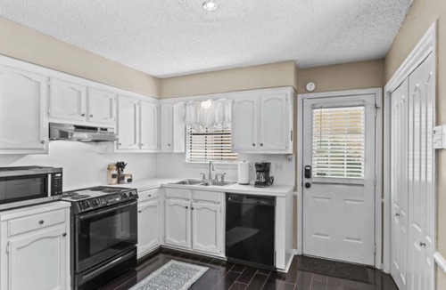 South Baton Rouge House | 10 Mins to Tiger Stadium! South Burbank Bungalow