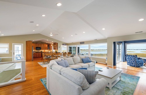 Bethany Beach House | 10 S. Shore Dr. Bethany! Waterfront home with panormic views!
