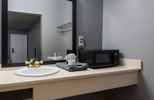 Jackson Apartment | 109 Gated 2 Double Beds Hotel Room