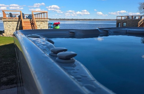 New Lisbon House | 10BR Lakehouse Sleeps 30| Hot Tub & Beach |Pontoon #4
