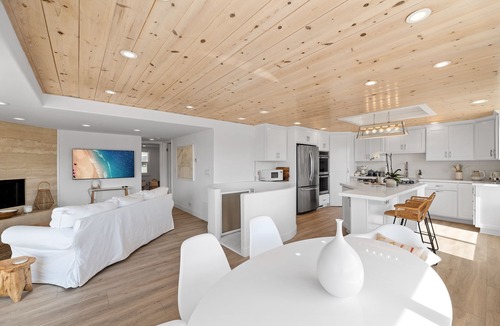 Pierpont Bay House | 1259NB Modern Hip Beach House