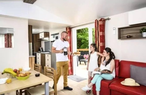 Bresles House | 14-Gorguet Bungalow, 40 m² (2 bedrooms – 2–6 people) + Jacuzzi + Made-up beds + Towels + Beverage kit + TV + 2–6 people – 2 people