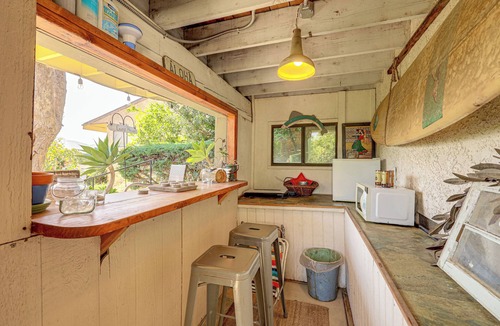 Santa Paula House | 16 Mi to Beaches & Wineries! Chic Peaceful Retreat