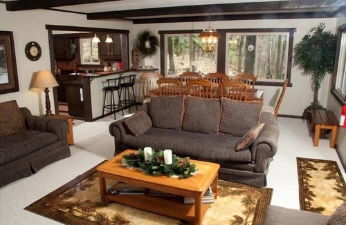 Suring House | 17 Acres of Northwoods Beauty with Direct Access to Trails - Anderson Lake Lodge