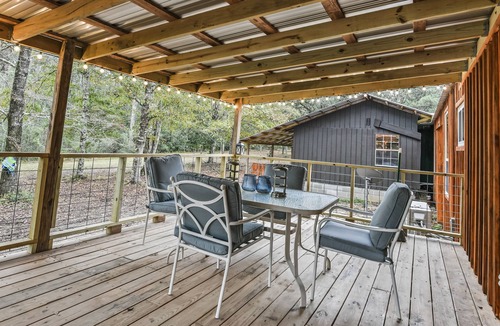 Kiln Cabin | 18 acres with 2 ponds. Cozy 3 bedroom family friendly retreat.
