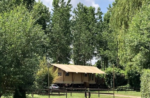 Bresles House | 19-XXL Safari Tent on Stilt (3 bedrooms - 2–7 people) + Outdoor Spa + Made-up Beds + Towels + Beverages 2–7 people - 2 people included