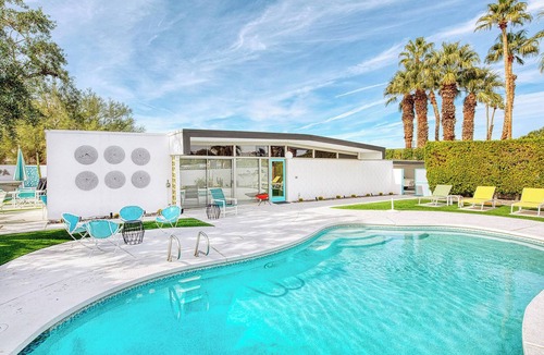 Palm Springs House | 1960 Midcentury Modern Class 1 Historic Status Palm Springs Home Donald Wexler
