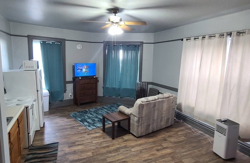 South Range Apartment | 1BR Apt Near MTU, Houghton & Keweenaw w/Full Amenities Close to Dining & Bars