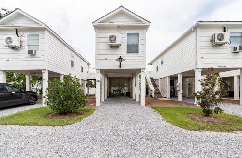 Pass Christian House | 1BR Condo Walk to Beach - Marina Views