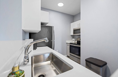 Everett Apartment | 1BR Near Encore Boston i1jh