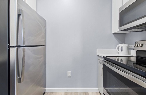 Everett Apartment | 1BR Near Encore Boston i1jh