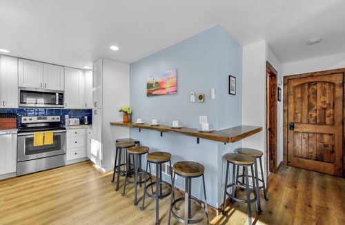 Sister Bay House | #1Downtown Spot | Walk to Beach, Hot Tub & Pets OK