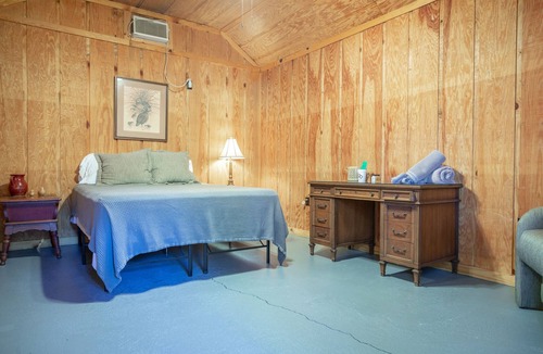 Ramer Cabin | 1rm cabin, shared bth house, at Kick Back Ranch.