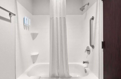 South Baton Rouge Hotel | 2 Baton Rouge StaysNear LSU, Blue Bayou Park, Zoo & Perkins Rowe Shopping