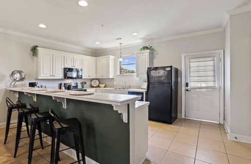 Highlands - Perkins Condo | 2-bd condo close to campus, free parking, sleeps 6