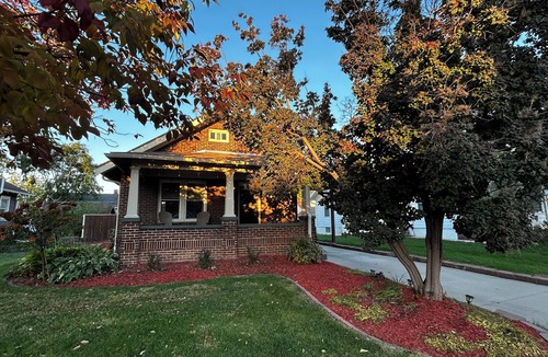 Ames House | 2 Bdrm home close to downtown Ames, Jack Trice, Hilton Coliseum & Stephens