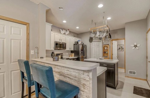 Blaine House | 2 bed 1.5 bath in Blaine, Mn in Club West-for 3m Open & Target USA attendance.