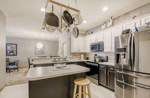 Blaine House | 2 bed 1.5 bath in Blaine, Mn in Club West-for 3m Open & Target USA attendance.