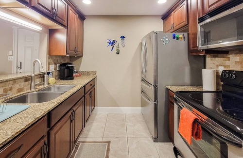 Gulf Park Estates Condo | 2 bed/2 bath condo in a gated Ocean Springs community! Sleeps 6!