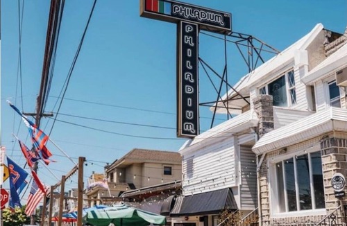 South Philadelphia Apartment | 2-bed apartment in vibrant South Phila neighborhood walking distance to stadiums