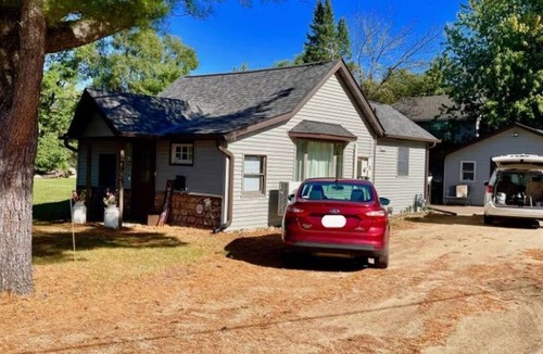 Lake St. Croix Beach Cottage | 2-bedroom cottage/pet friendly/walk to beach/near Afton Alps/hike bike trails