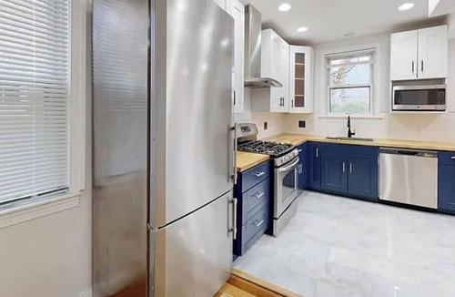 Brightwood Park House | 2 bedroom 2 bath Townhouse