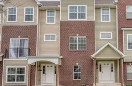 West Des Moines House | 2-bedroom and 2.5 bath beautiful and spacious townhome in West Desmoines!