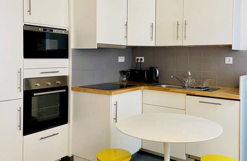 Quartier de Rochechouart Apartment | 2 Bedroom Apartment in Paris