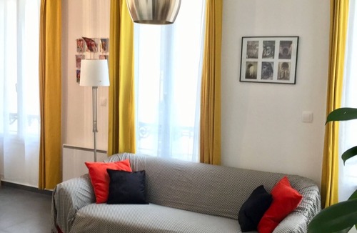 Quartier de Rochechouart Apartment | 2 Bedroom Apartment in Paris
