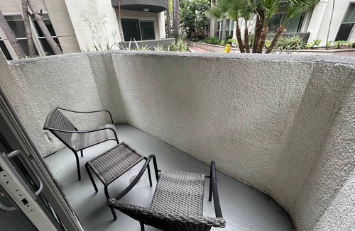 Mar Vista Apartment | 2 bedroom apartment Marina Del Rey, near Venice beach!