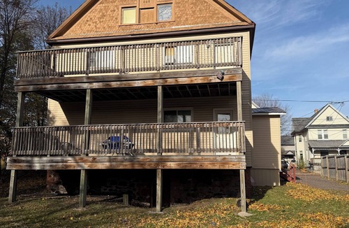 Hancock Apartment | 2-bedroom apt at edge of historic downtown Hancock & near Portage Lake w AC