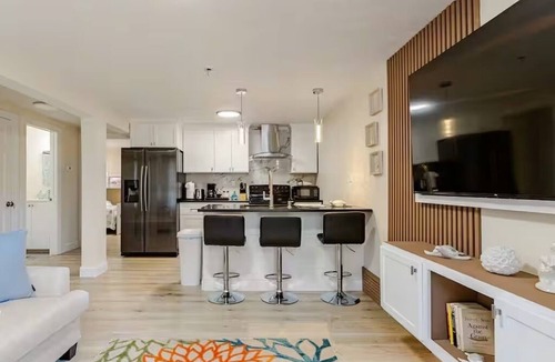 Plymouth Apartment | 2-bedroom corporate apartment in delightful Plymouth with AC