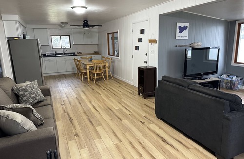 Wauksaukee Cottage | 2 bedroom cottage