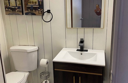 Newberry Springs House | 2-bedroom farmhouse in adorable Newberry Springs with AC