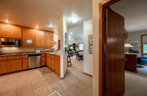 Sister Bay House | 2 bedroom home walking distance to beach, park, marina, restaurants and shopping