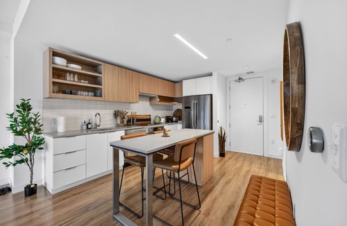 Seaport District Apartment | 2-bedroom LUX Apt in Seaport next to Convention Center